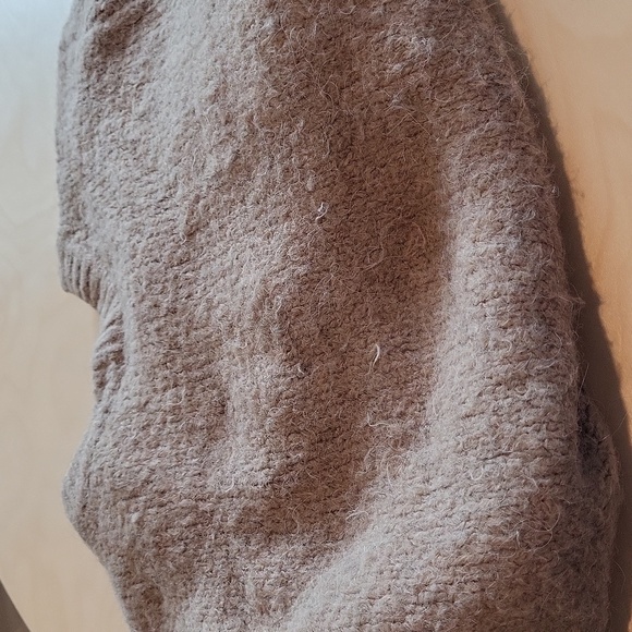 Fuzzy cropped sweater - Picture 5 of 5